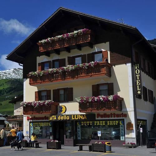 Hotel Baita Della Luna Livigno Exterior photo